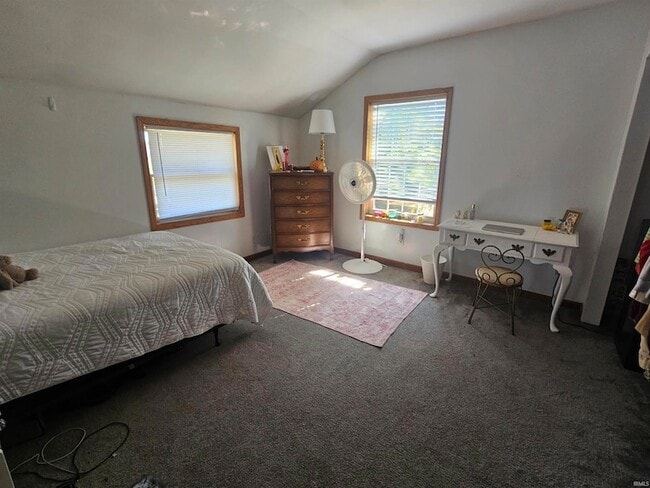 Building Photo - 405 E 15th St