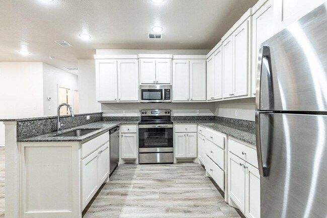 Building Photo - 5507 Kemper St