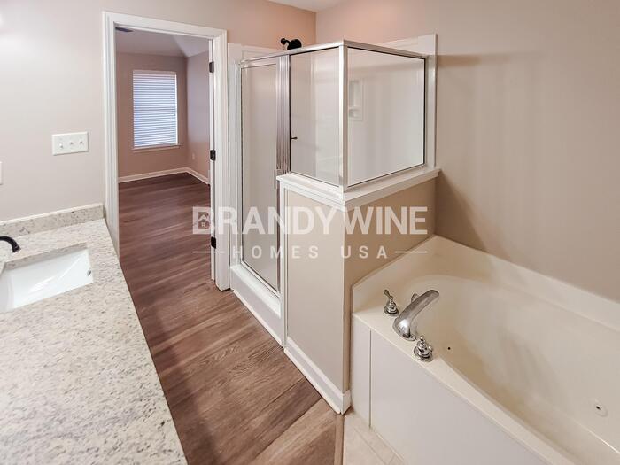 Building Photo - 10242 Evening Hill Dr