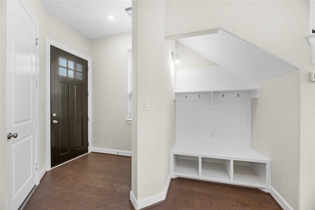 Building Photo - 11908 Briarwood Hill Way