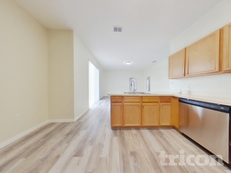 Building Photo - 229 Beckenham Dr