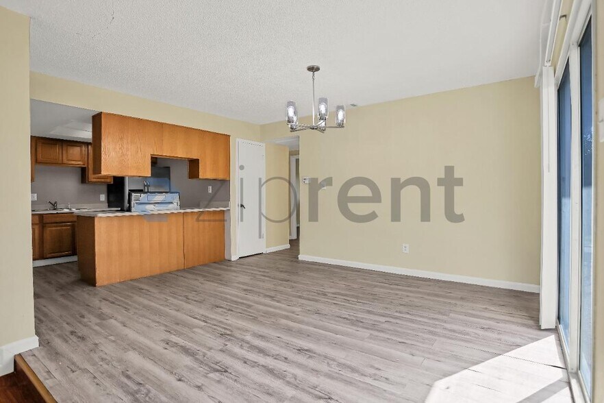 Building Photo - Unit 8922 San Pasqual way