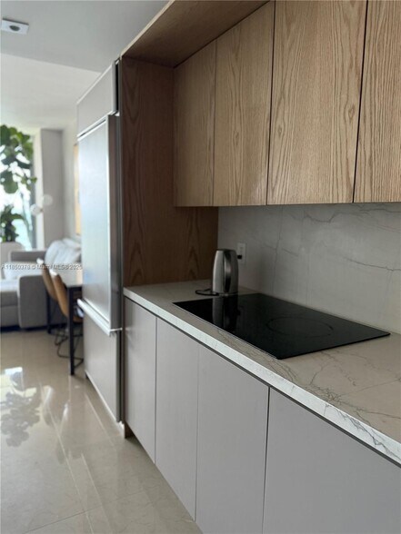 Building Photo - 460 NE 28th St