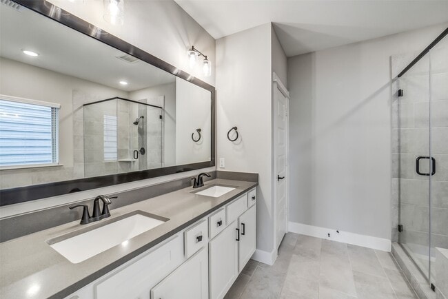 Building Photo - 10964 Swang Link Dr