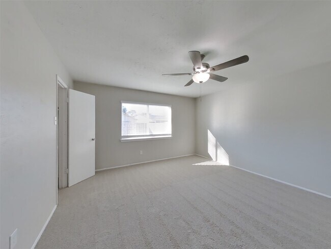 Building Photo - 5655 Hardwood Forest Dr