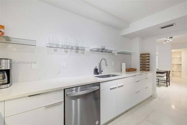 Building Photo - 9511 Collins Ave