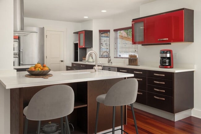 Building Photo - 4bd/3.5ba Kirkland House