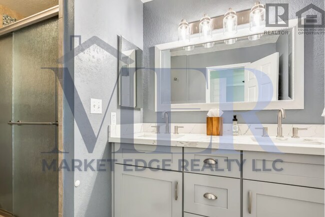 Building Photo - 2Bed/2Bath Home at SR-51/Bell Rd! $199 Mov...