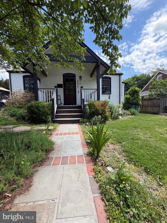 Building Photo - 5515 38th Ave