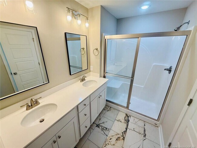 Building Photo - 8107 King Rd