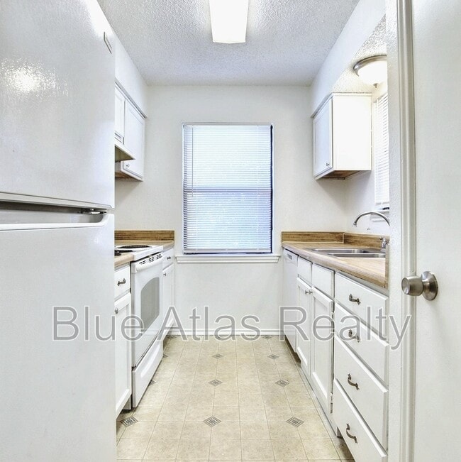 Building Photo - 2749 Countryside Ln