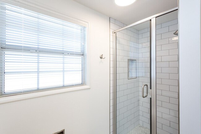 Building Photo - La Mesa Charmer with Mount Helix Views!