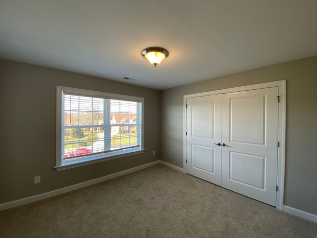 Building Photo - 189 Summerlyn Dr
