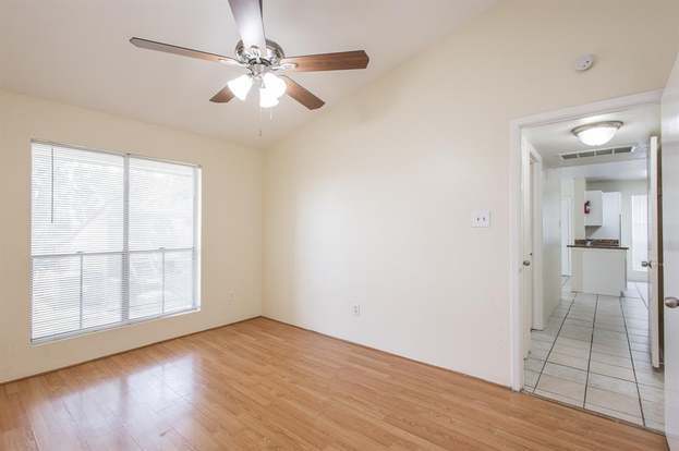 Building Photo - 3900 Woodchase Dr