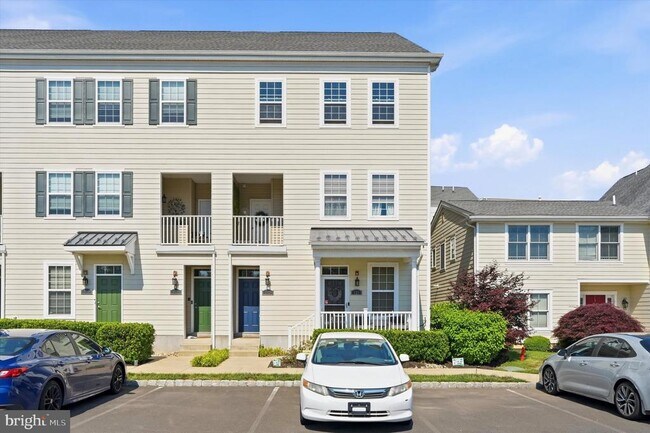 Building Photo - 121B Hagen Dr