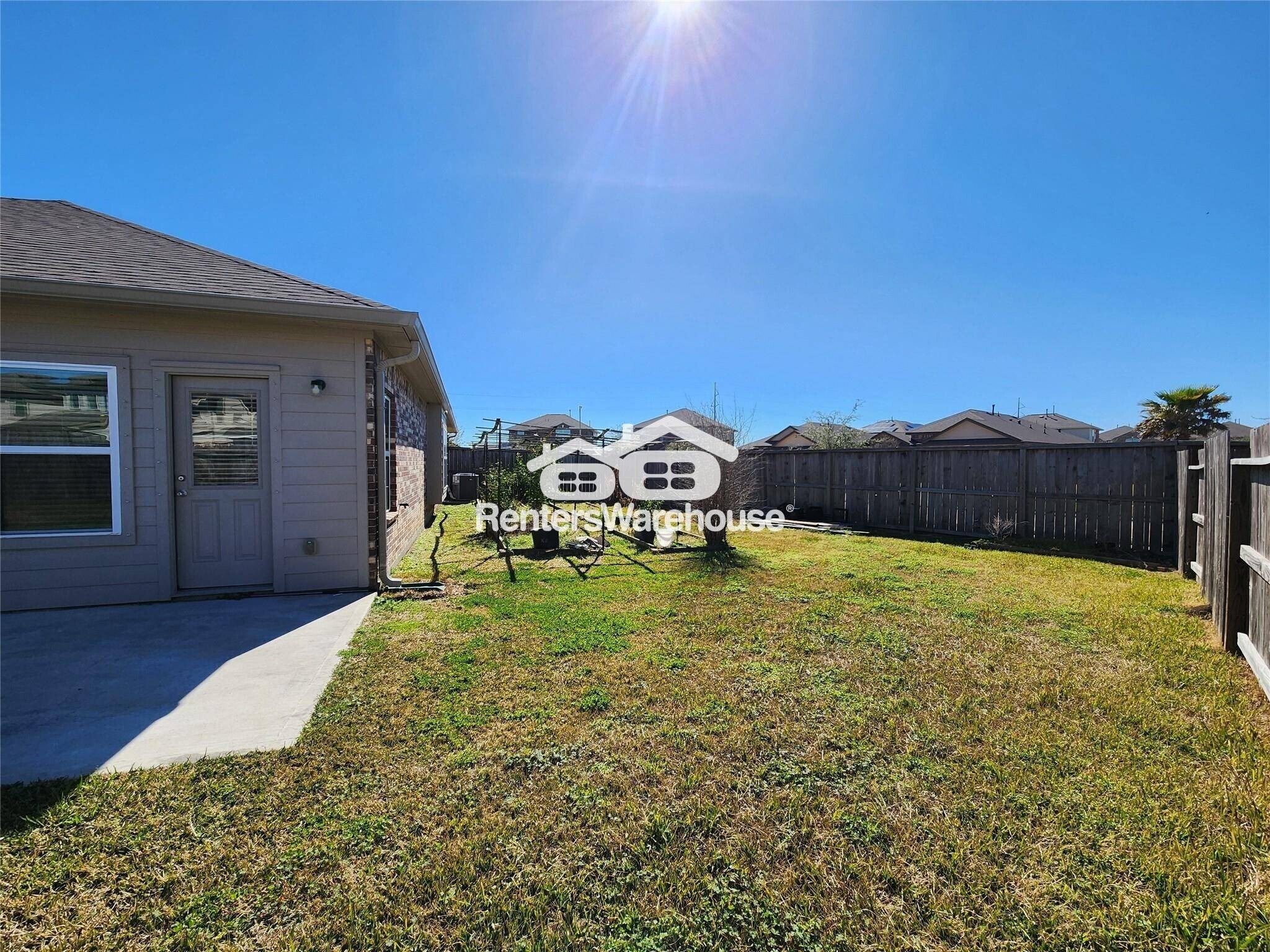 Building Photo - 12708 S Shore Dr