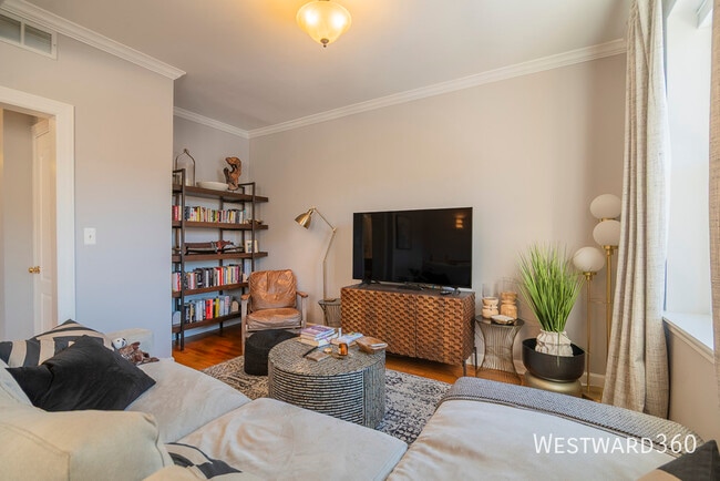 Building Photo - 2209 N Drake-1