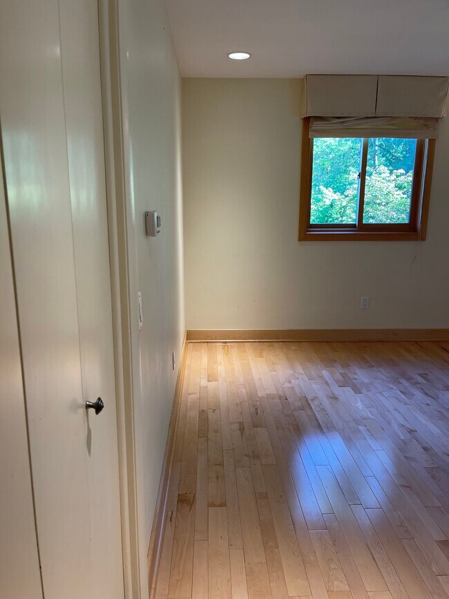Bed 2 - 13995 Centerline Rd