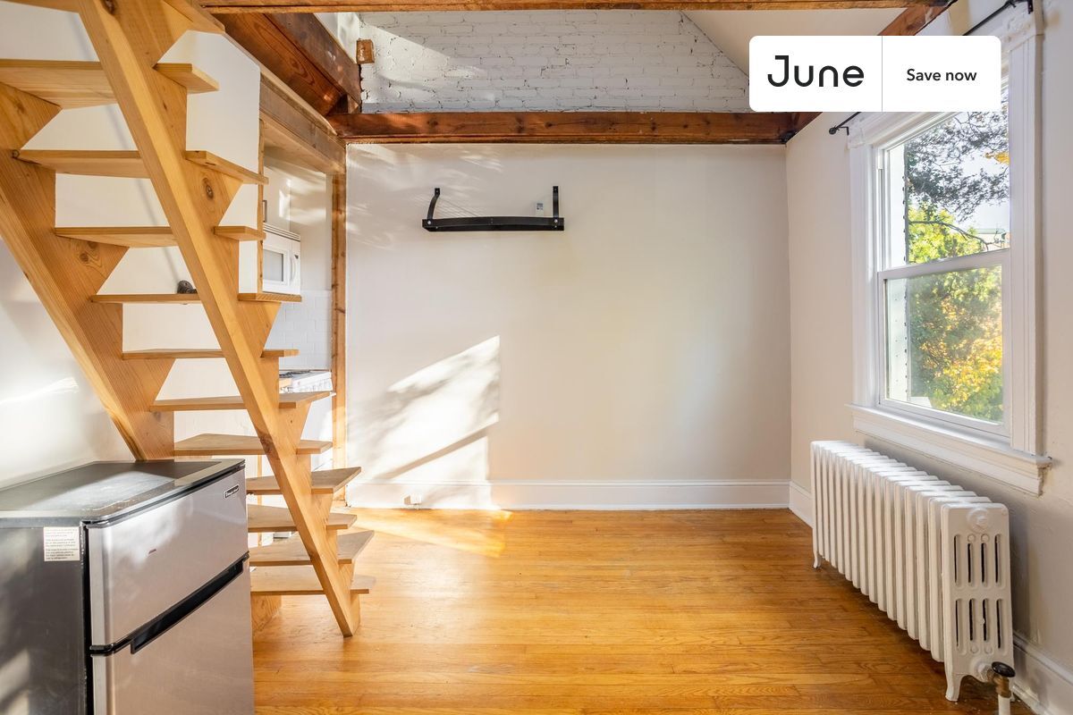 Building Photo - 1443 Parkwood Pl NW