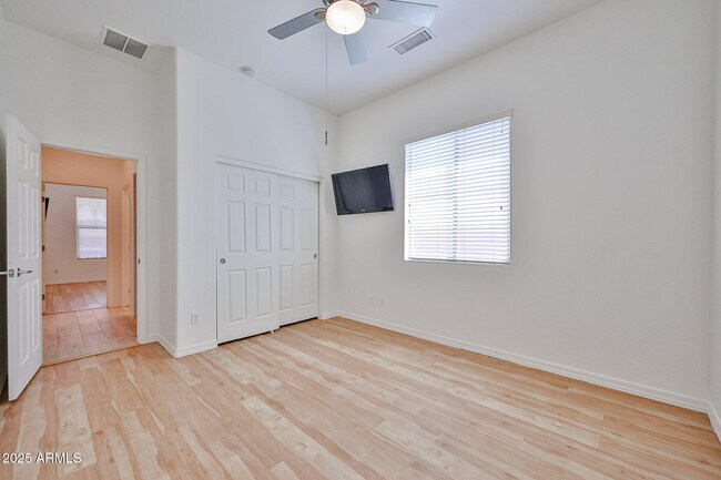 Building Photo - 30870 N 125th Dr