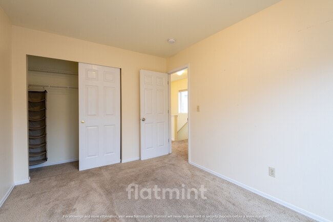 Building Photo - 1728 26th Ave S