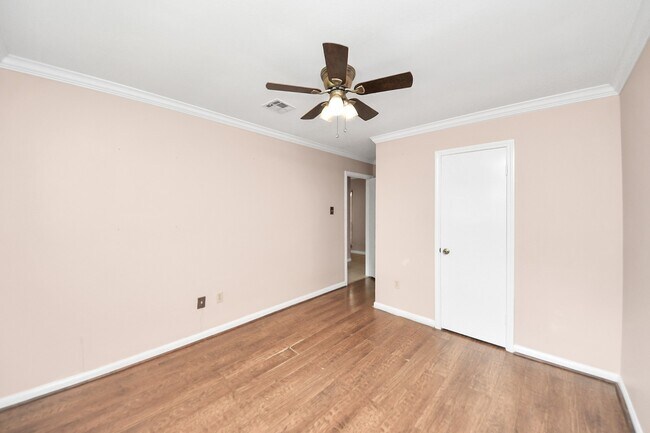 Building Photo - 14115 Wickersham Ln