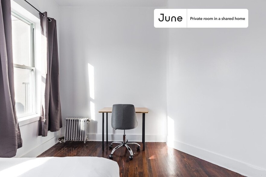 Building Photo - Room in Shared 3 bed/1 bath home