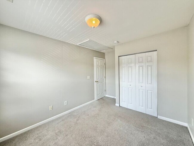 Building Photo - 110 Graystar Rd