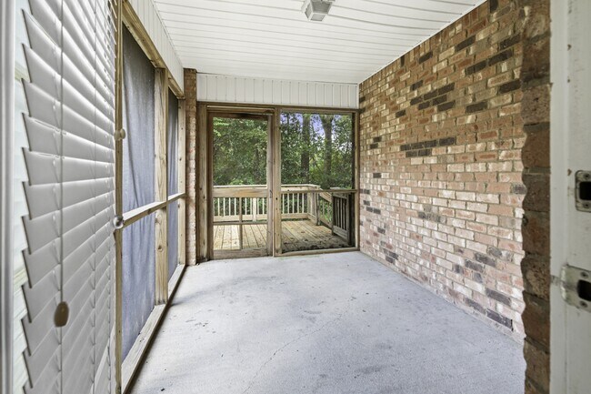 Building Photo - 9534 Laa Ln Ct