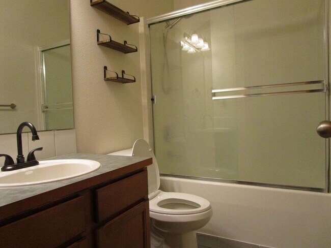 Building Photo - 3 Bedroom Home in Gig Harbor’s Minterwood