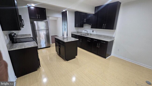 Building Photo - 6152 Strasburg Dr