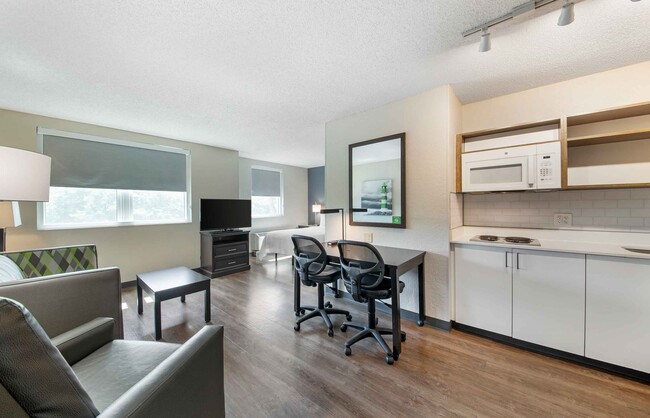 Building Photo - Furnished Studio-Miami - Airport - Doral -...