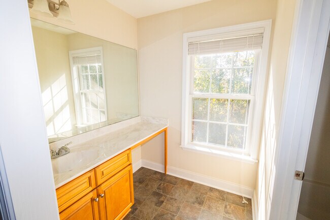 Building Photo - 8100 Burkhalter Rd