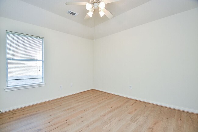 Building Photo - 15119 Newfield Bridge Ln