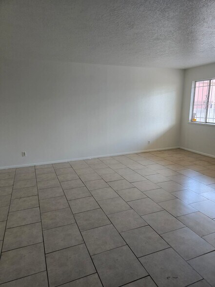 Building Photo - 528 Charleston St SE