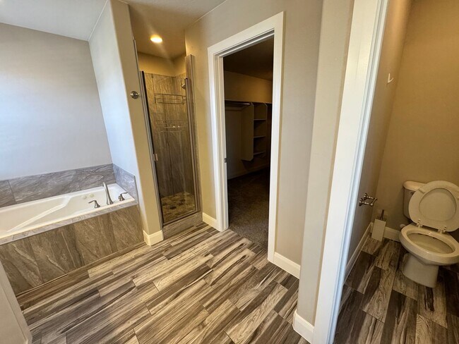 Building Photo - Blackhawk Townhome! Incredible Amenities!!
