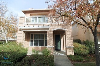 Building Photo - $6,595 - Gorgeous 2 Story 3 Bedroom 2.5 Bath Home steps away from Downtown Mountain View and Cal ...