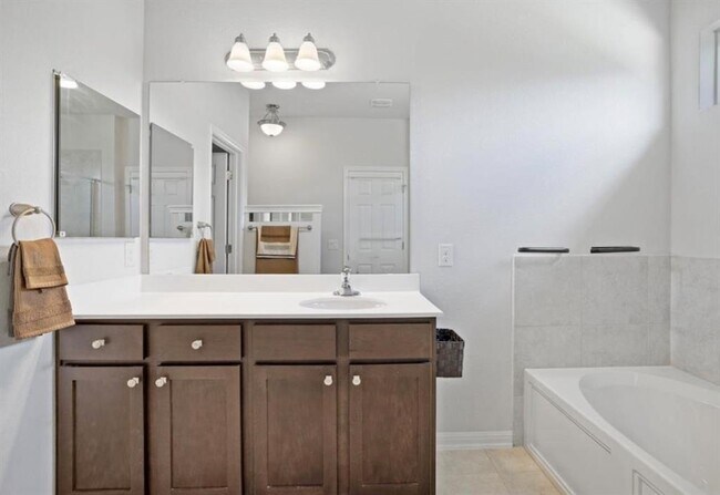 Building Photo - 732 Fortrose Ter