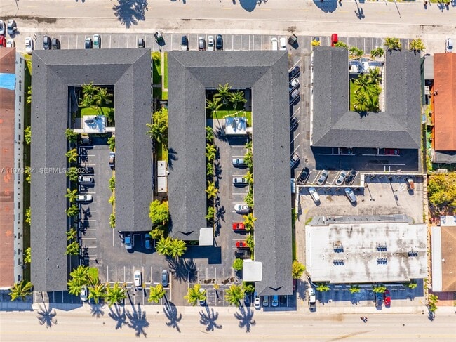 Building Photo - 1310 W 29th St