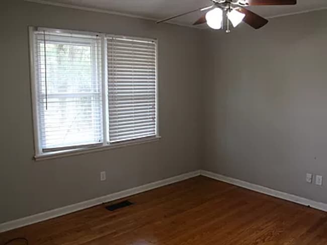 Building Photo - Welcome Home - 3 Bedroom 1.5 Bathroom Fami...