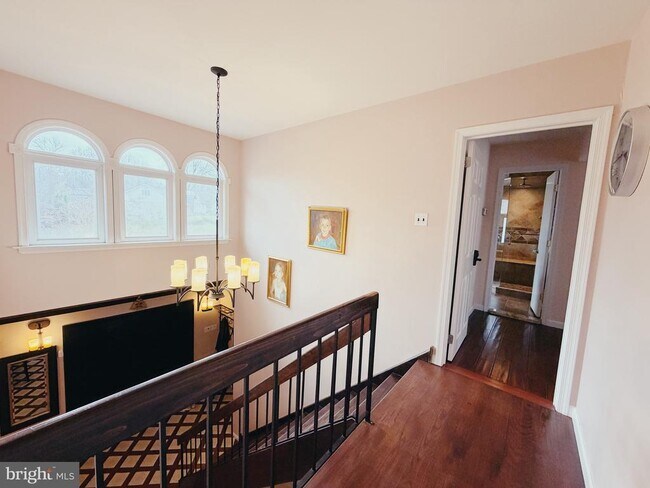 Building Photo - 1317 Mettler Rd