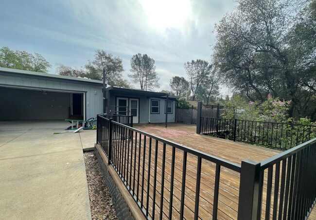 Deck / Driveway - 4394 Fowler Ln