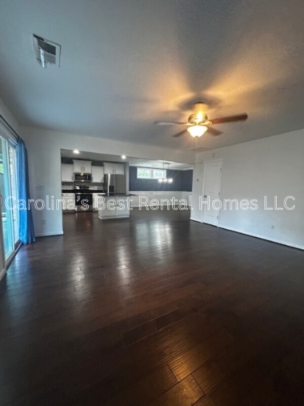 Building Photo - 148 Mariscat Pl