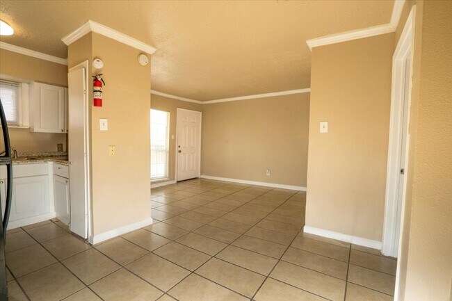 Building Photo - 3045 Golfcrest Blvd