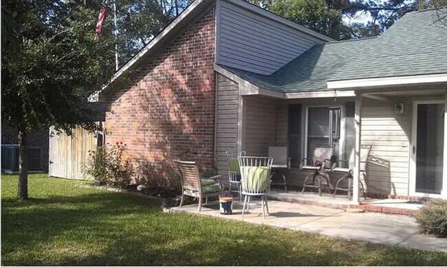 Building Photo - 1170 Shoreside Way