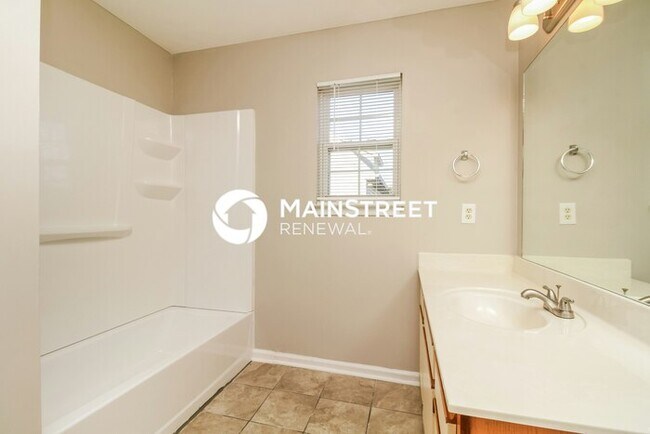 Building Photo - 3 Bedroom Pet-Friendly Home in La Vergne, TN with Main Street Renewal