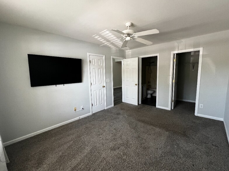 Building Photo - 136 Madrid Dr
