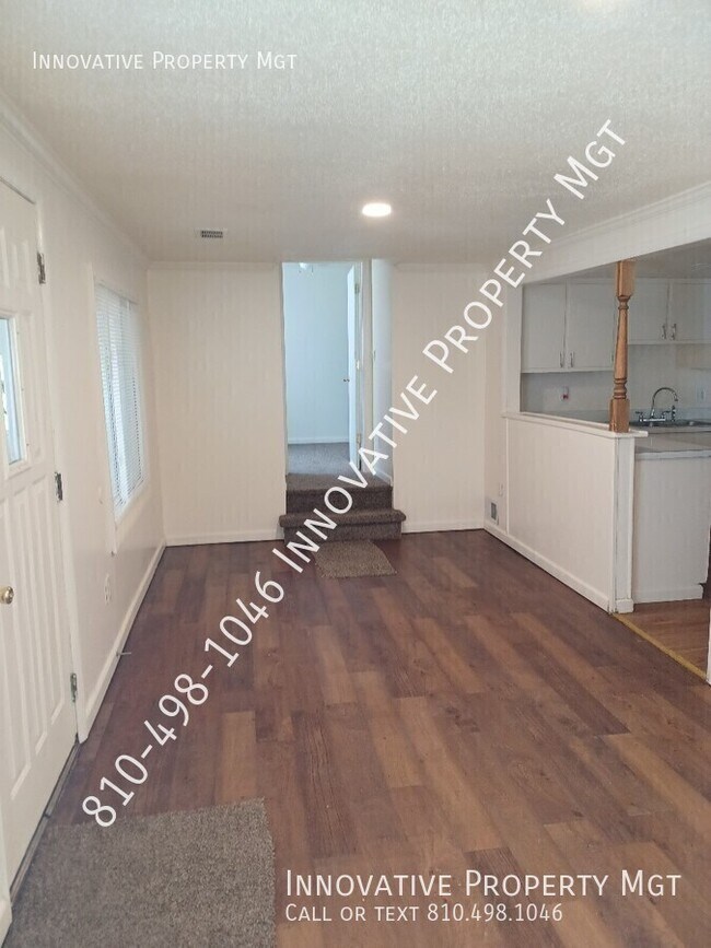 Building Photo - 1121 W Buder Ave