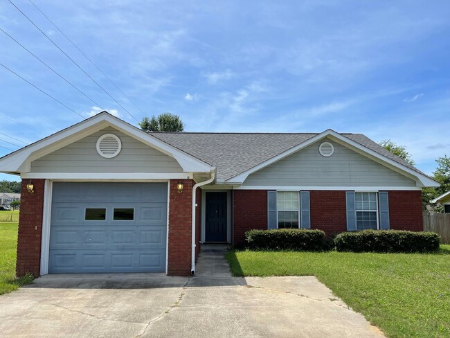 Quail Hollow!! New Paint/Flooring - Quail Hollow!!  New Paint/Flooring
