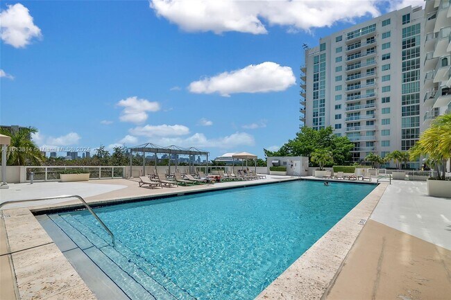 Building Photo - 1871 NW S River Dr